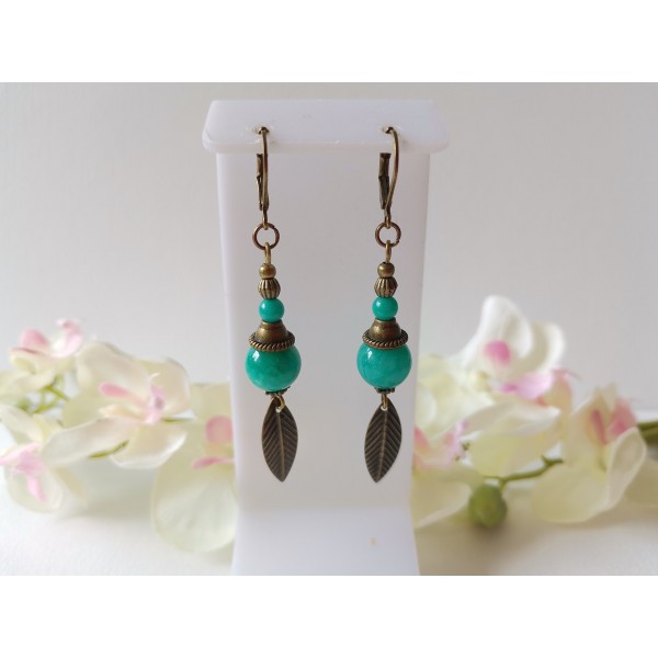 Kit boucles d'oreilles breloque feuille bronze et perles jade turquoise - Photo n°1