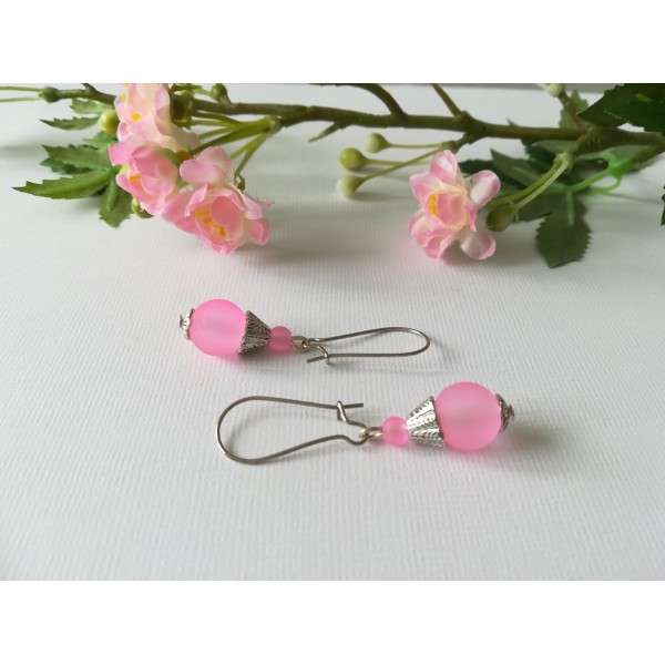 Kit de boucles d'oreilles argent mat et perle en verre rose - Photo n°2