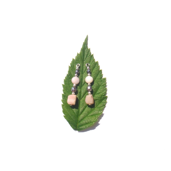Opale Rose et Hématite argentée : Paire de pendentifs 3.7 CM - Photo n°1