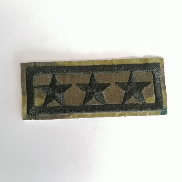 Un thermocollant insigne militaire trois étoiles - Photo n°1