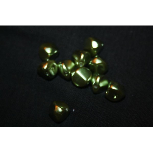 Lot de 10 perles en octogone vert foncé 10mm - Photo n°1