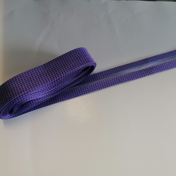 Un biais de couleur violet à petit pois de 4 mètres - Photo n°1