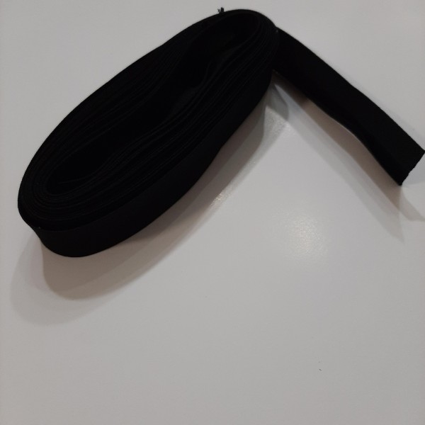 Un biais de couleur noir de 4 mètres - Photo n°1