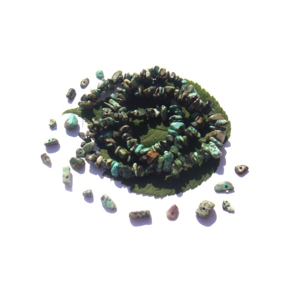 Turquoise Africaine multicolore : 60 perles chips 6/8 MM de diamètre - Photo n°1