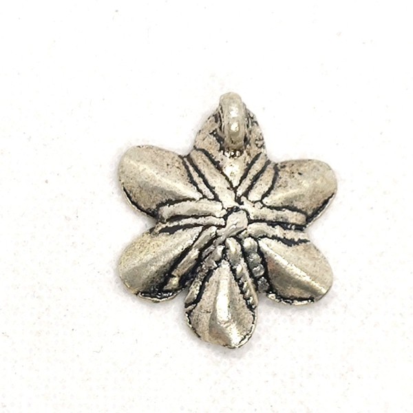 1 Pendentif fleur - métal argenté - 30x27mm - b225 - Photo n°2