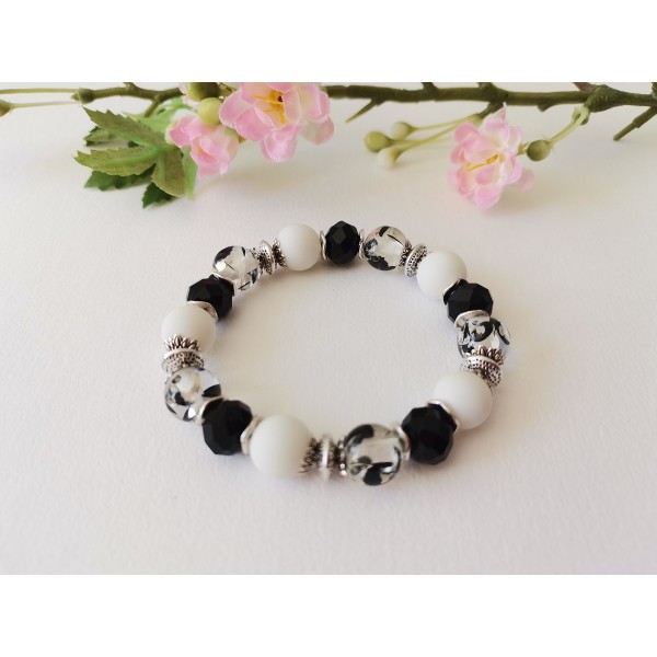 Kit bracelet fil élastique perles en verre noir et blanc - Photo n°1