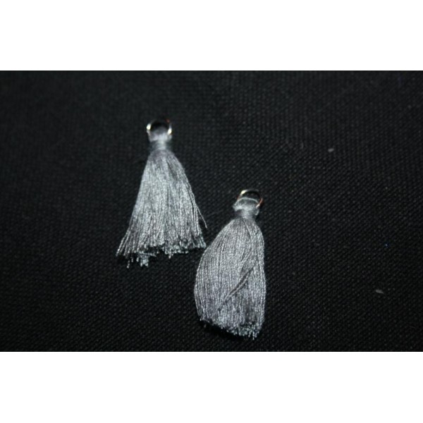 Lot de 2 pompons en fil de coton gris avec anneaux - Photo n°1