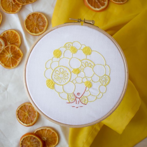 Kit DIY Broderie -  La fille aux citrons - Photo n°1