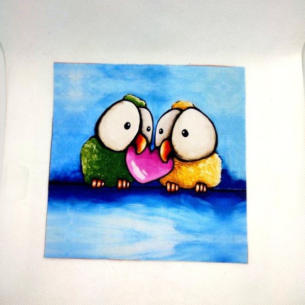 Coupon tissu - 2 oiseaux avec un coeur - coton épais - 15x15cm - Photo n°1