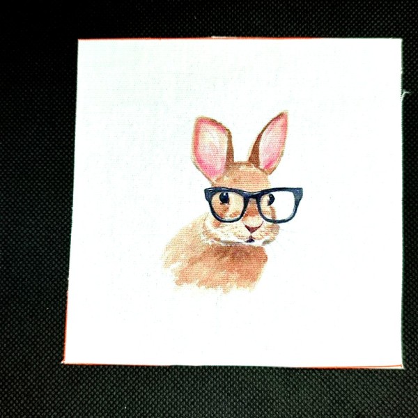 Coupon tissu - lapin avec lunettes - coton épais - 12x12cm - Photo n°1