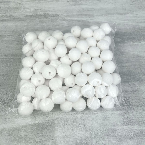 Lot de 100 Boules de 2 cm en ouate de cellulose, Billes blanches en coton compressé de 20mm avec tro - Photo n°3