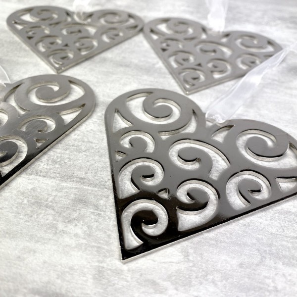 Lot de 4 Coeurs en métal Argenté, 8 cm, suspensions avec ruban en organza blanc, déco sapin de noël - Photo n°3