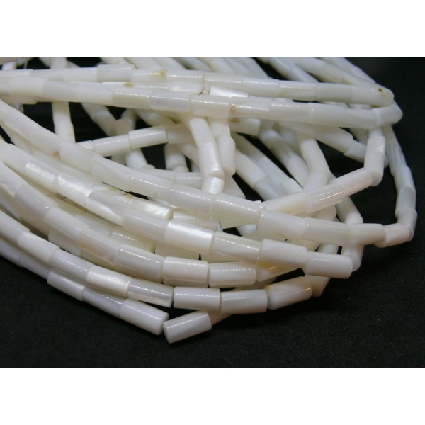 H1605 Lot 1 fil d'environ 50 perles Tubes, Colonne - 8 par 4 mm - Nacre - coloris Blanc Crème - Photo n°1