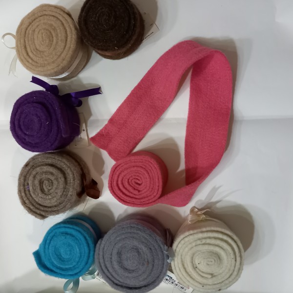 Ruban en laine feutrée, 5 cm, 1.40  m de couleurs différentes - Photo n°1