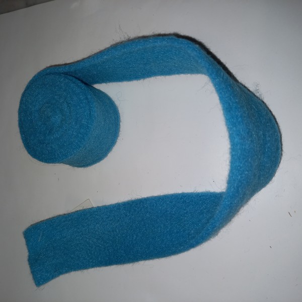 Ruban en laine feutrée, écolo, 5 cm, 1.40  m de couleur bleue - Photo n°1