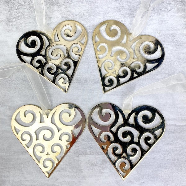 Lot de 4 Coeurs en métal Doré ancien, 8 cm, suspensions avec ruban en organza blanc, déco sapin de n - Photo n°1