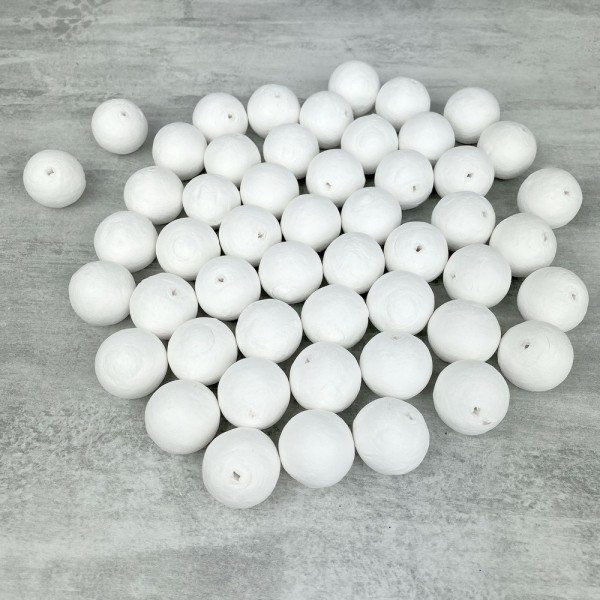 Lot 50 Boules de 2,5 cm en ouate de cellulose, Billes blanches en coton compressé de 25mm avec trou - Photo n°1