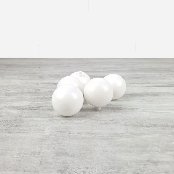 Lot de 5 Boules en plastique blanc, diam. 5 cm, avec ouverture Ø 8 mm pour fixation - Photo n°2