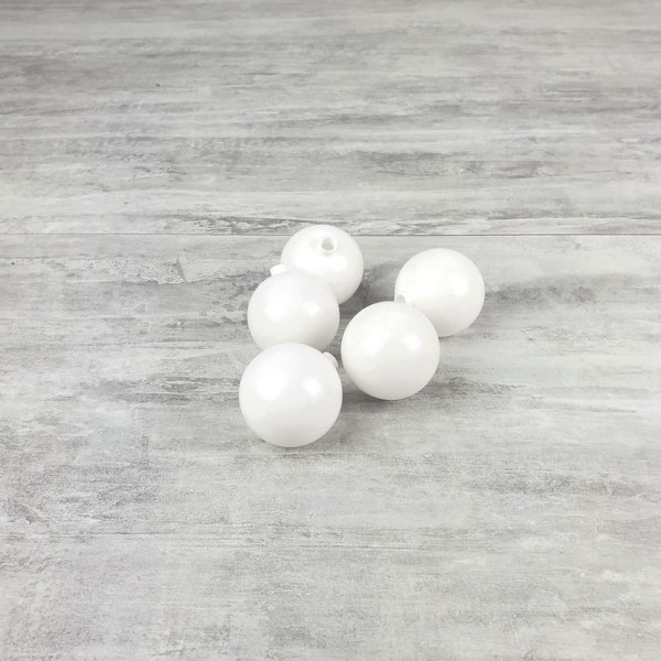 Lot de 5 Boules en plastique blanc, diam. 5 cm, avec ouverture Ø 8 mm pour fixation - Photo n°1