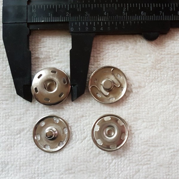 2 Boutons pression à coudre en métal diamètre 21 mm Argenté - Photo n°1