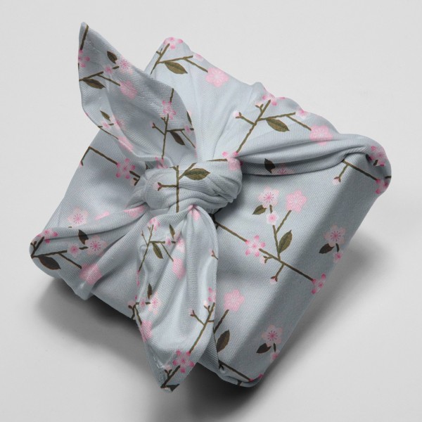 Tissu coton Sakura Rico Design - Bleu ciel - Branche de cerisier - Vendu par 10 cm - Photo n°4