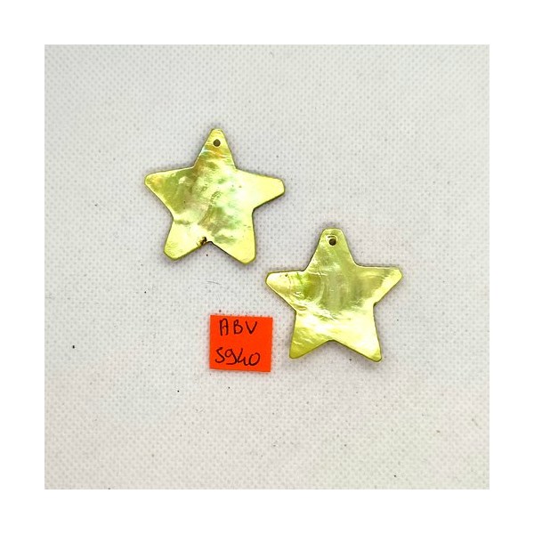 2 Pendentifs en nacre - étoile - jaune - 40mm - ABV5940 - Photo n°1