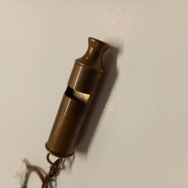 Sifflet laiton, porte clefs, 6.5 cm     - Photo n°1