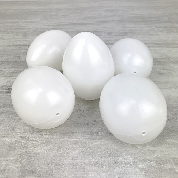 Lot de 5 Oeufs en plastique blanc, haut. 10 cm, avec trou de suspension, non séparables, à décorer - Photo n°1