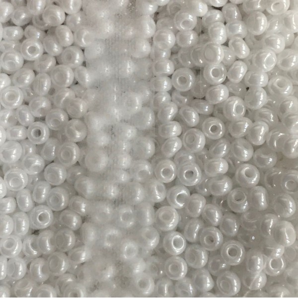 20g Perles Blanc Semences de Perles d'Entretoise de Verre tchèque Perles 8/0 - Photo n°1