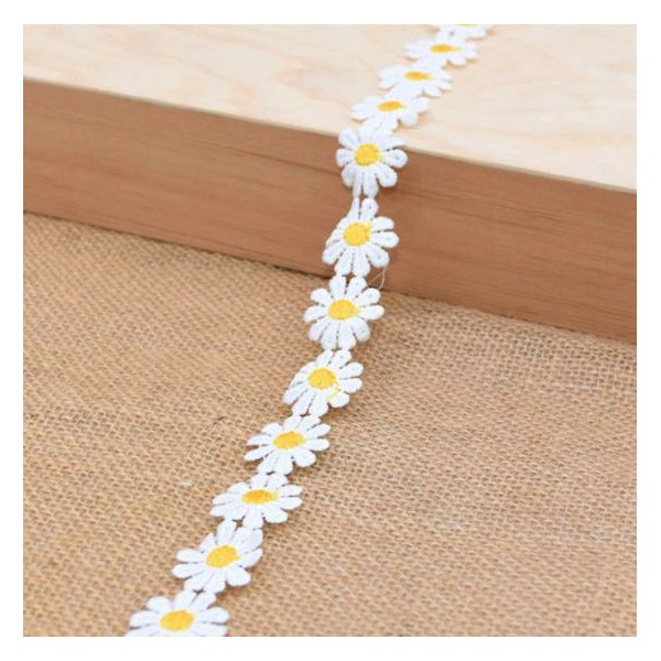 0.5m 0.55yards White Camomille Daisy Flower Embroidered Fabric Ribbon, Patchwork, décor de couture d - Photo n°1