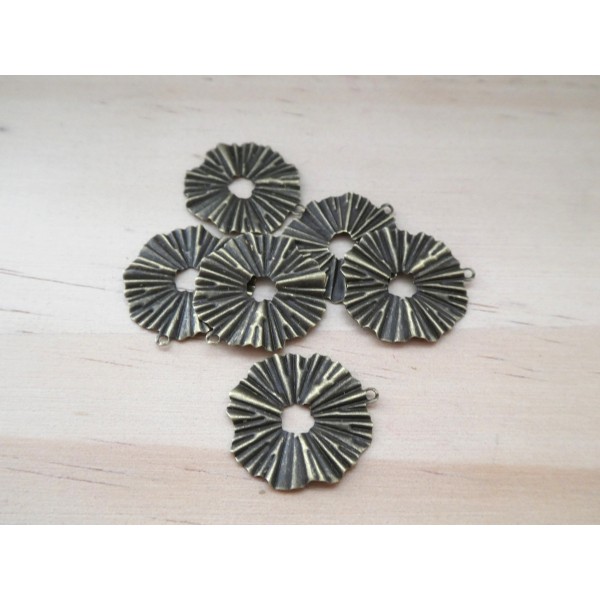 4 Breloques fines plissées rondes forme fleur 20*18mm bronze - Photo n°1