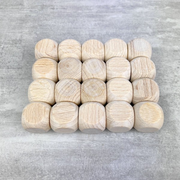 Lot de 20 Cubes en bois de hêtre, 2 cm, non traité, blanchi, dés de 20 mm à customiser - Photo n°2