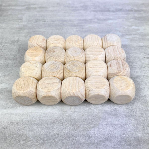 Lot de 20 Cubes en bois de hêtre, 2 cm, non traité, blanchi, dés de 20 mm à customiser - Photo n°1