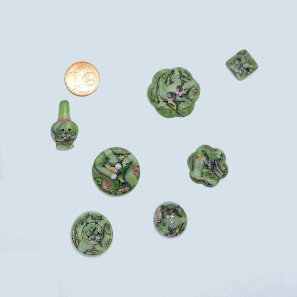 7 boutons décoratifs Scrapbooking Macramé en Fimo différents à coller ou à coudre 0_Bt_V - Photo n°1