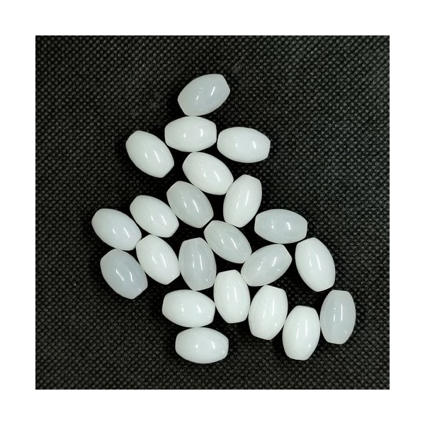 Lot de 22 perles olive en verre blanc - 15x11mm - Photo n°1