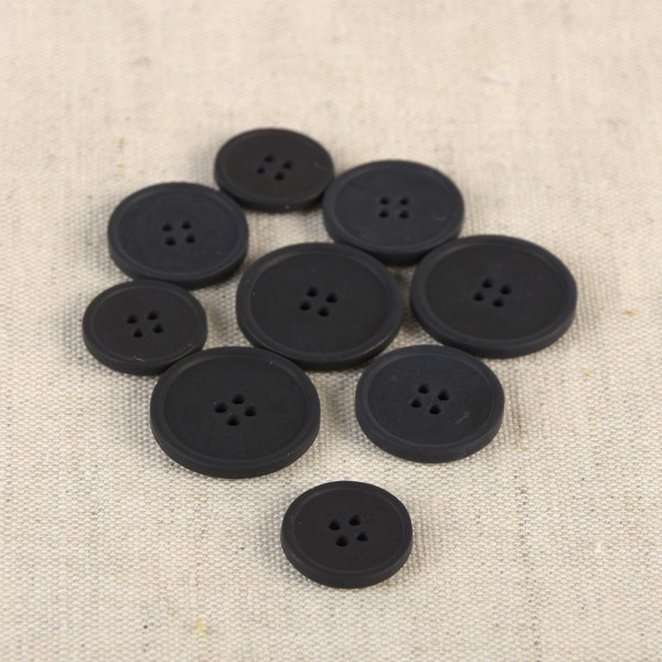 Lot de 6 boutons bio résine 4 trous noir - Photo n°1