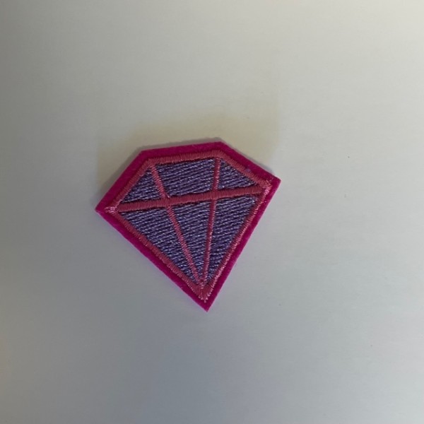 Un écusson thermocollant diamant rose et violet - Photo n°1