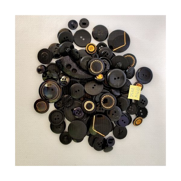1 Lot de 103 boutons en résine noir et doré - taille diverse - ABV7752bis - Photo n°1