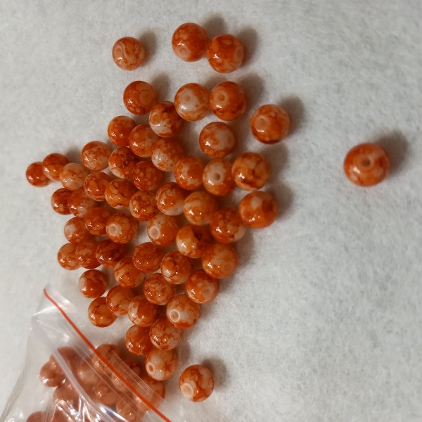 Perles en verre  rondes 8 mm blanches et rouge corail bi color lot de 100 - Photo n°1