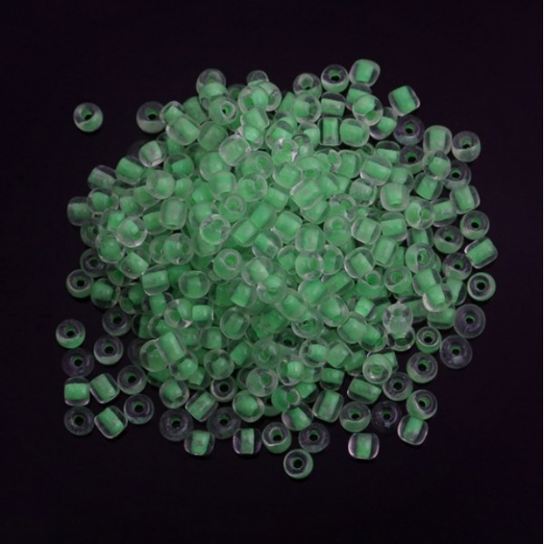 PS11846255  PAX 1 sachet d'environ 1000 Perles de rocaille en verre Vert 3x2mm 25gr qui s'illumine d - Photo n°1