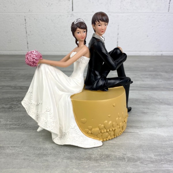 Couple de mariés en résine assis sur un pouf, hauteur 16 cm, figurines pièce montée, gâteau de maria - Photo n°4