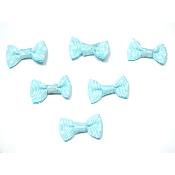 LOT 6 APPLIQUES tissu polyester : noeud papillon bleu clair avec motif pois 28*15mm - Photo n°1