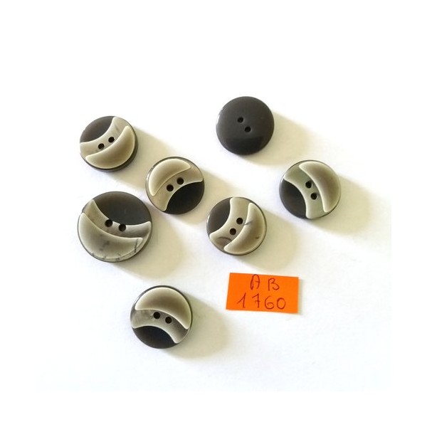 7 Boutons en résine gris et marron - 21mm et 18mm - AB1760 - Photo n°1