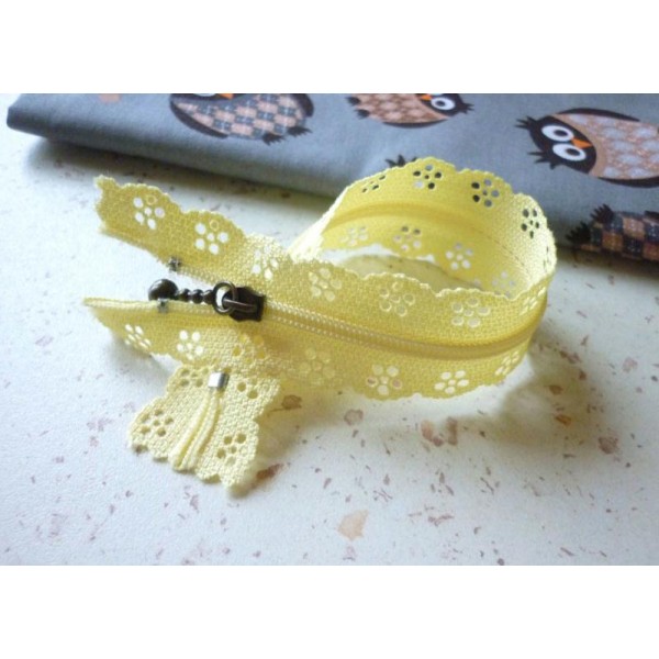 Fermeture éclair dentelle jaune pastel zip 20 cm - non séparable - - Photo n°1