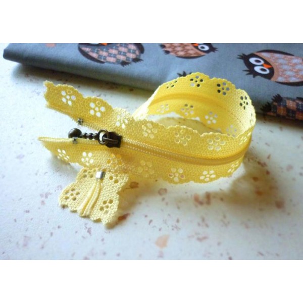 Fermeture éclair 20 cm jaune mimosa  dentelle non séparable - zip 20 cm à l'unité - Photo n°1