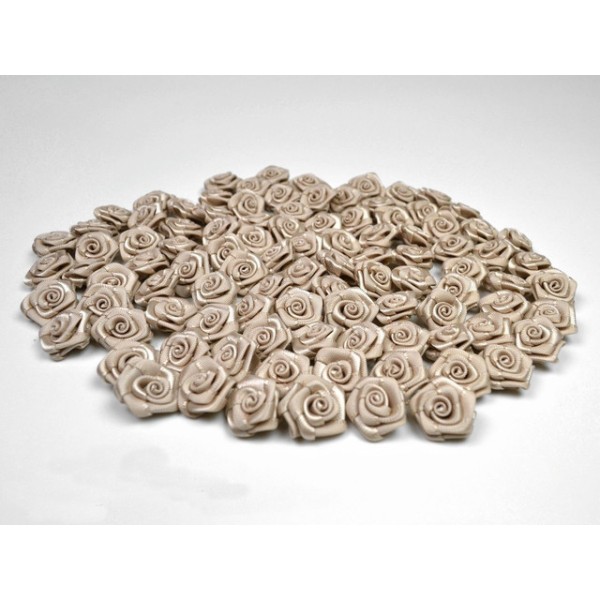Sachet de 20 petites rose en satin 15 mm taupe 823 - Photo n°1
