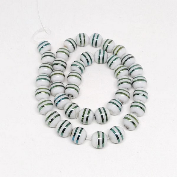 10 perles ronde en verre 8 x 7.5 mm fabrication bijoux RAYEES BRILLANT VERT - Photo n°1