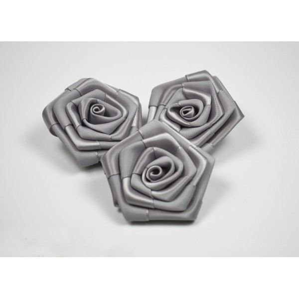 Sachet de 3 roses satin de 6 cm de diametre gris 012 - Photo n°1