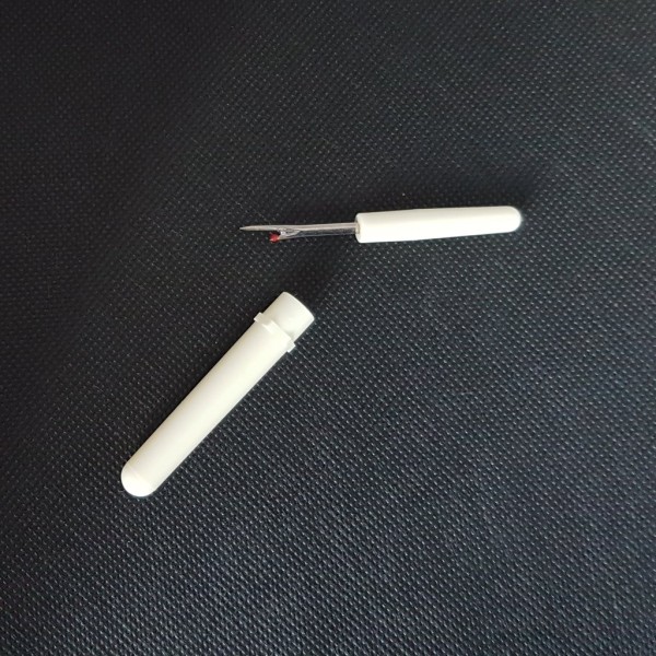 Petit Découd-vite Découseur 6,8 cm (8,3 cm fermé) pour découdre, couper, inciser une boutonnière DV1 - Photo n°1