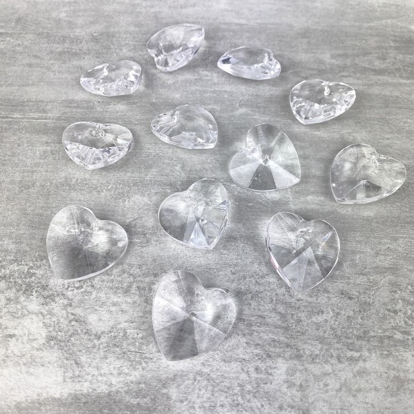 Lot de 12 coeurs en Acrylique transparent, dim. 2,8 cm, perles en plastique bijoux ou à éparpiller, - Photo n°1